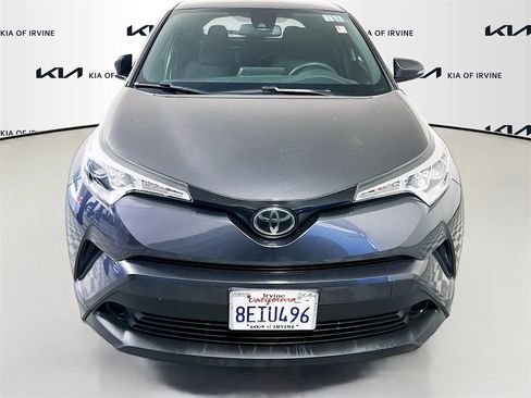 Used 2018 Toyota C-HR XLE image 2