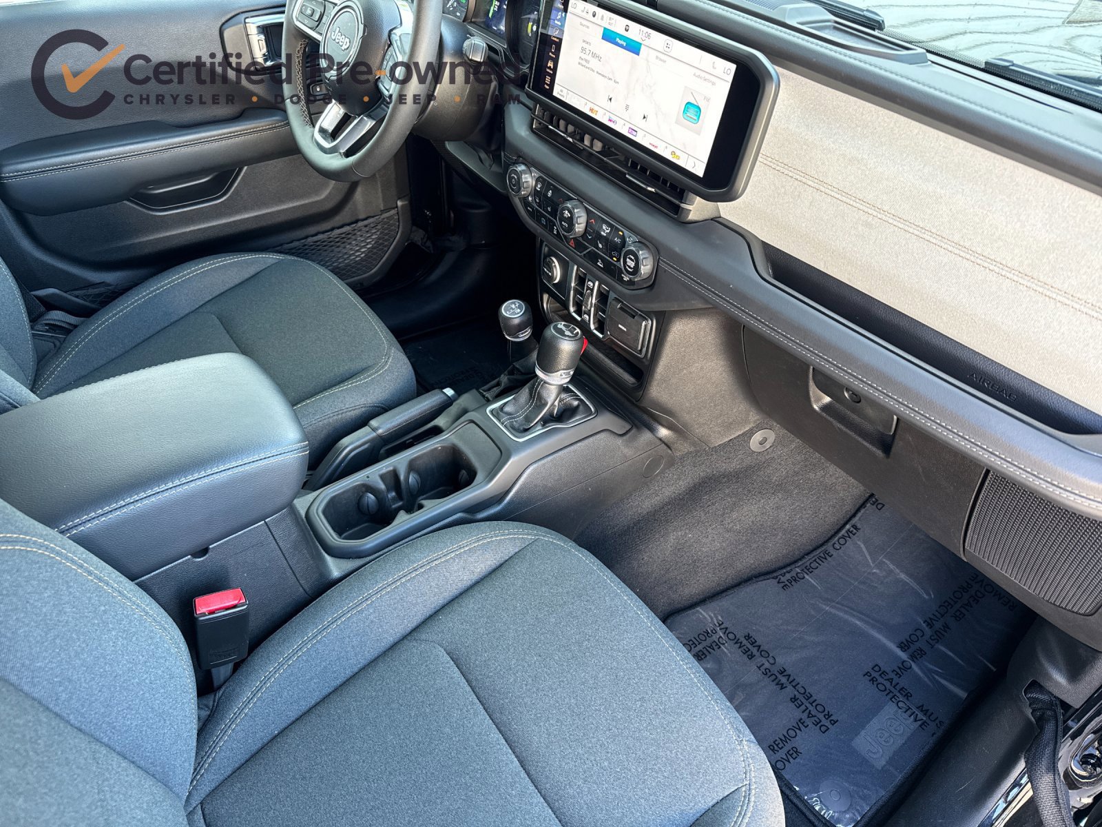 Certified 2025 Jeep Wrangler Unlimited Sahara AWD/4WD image 17