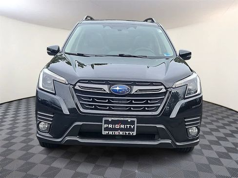 Used 2023 Subaru Forester Limited image 2
