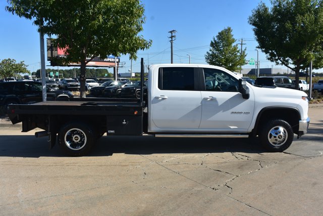 Used 2022 Chevrolet Silverado 3500 LT w/ Convenience Package AWD/4WD image 4