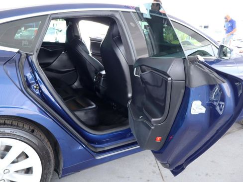 Used 2018 Tesla Model S 75D AWD/4WD image 34