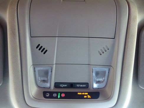 Used 2021 GMC Acadia SLE w/ Driver Convenience Package FWD image 32
