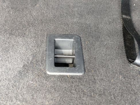 Used 2022 Ford Explorer XLT w/ Equipment Group 202A image 30