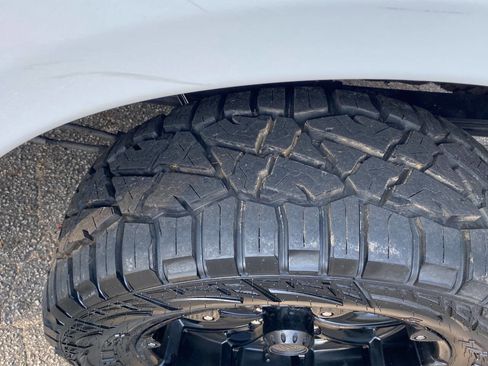 Used 2014 Ford F150 FX4 w/ Equipment Group 402A Luxury image 10