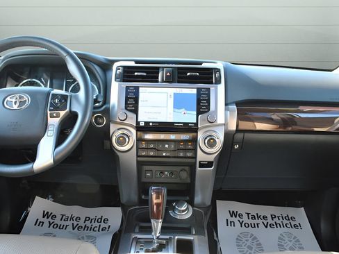 Used 2020 Toyota 4Runner Limited AWD/4WD image 9