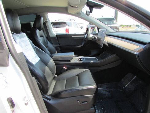 Used 2023 Tesla Model Y Long Range AWD/4WD image 17