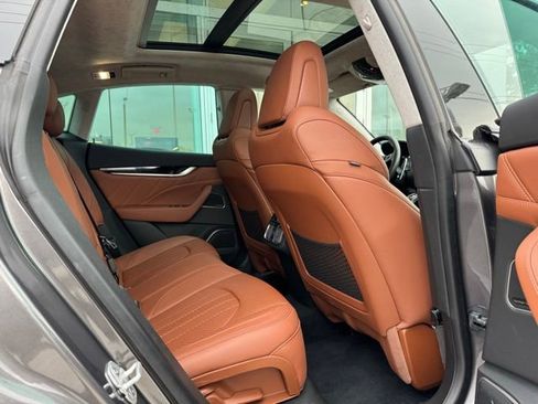 Used 2022 Maserati Levante Modena image 8