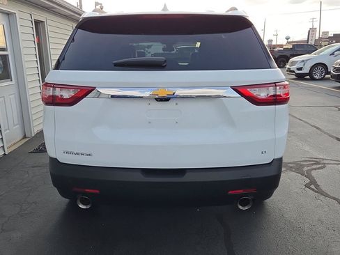 Used 2020 Chevrolet Traverse LT w/ LT Premium Package FWD image 3