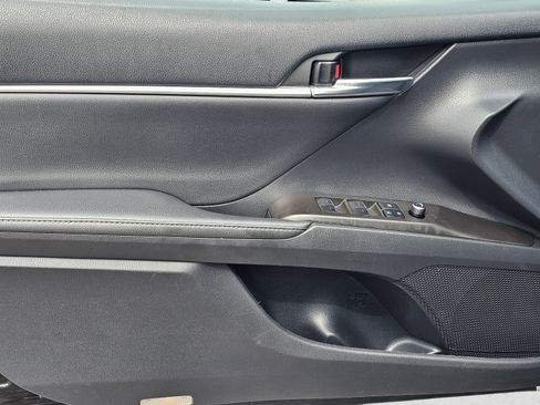 Used 2022 Toyota Camry XLE w/ Carpet Mat Package (TMS) FWD image 9