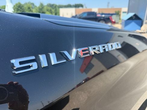 Used 2021 Chevrolet Silverado 1500 LT AWD/4WD image 11