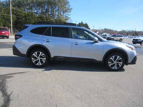 Used 2020 Subaru Outback Limited image 4