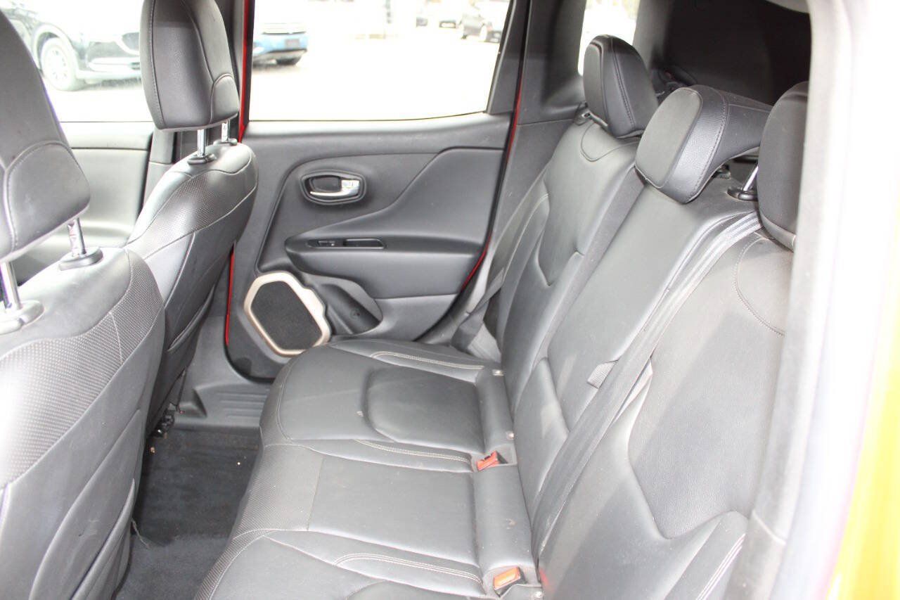Used 2017 Jeep Renegade Limited AWD/4WD image 19