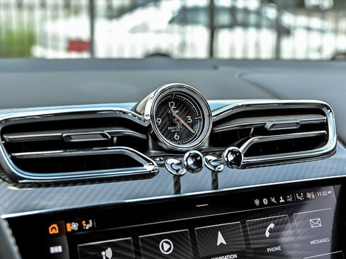 Certified 2022 Bentley Bentayga AWD/4WD image 34
