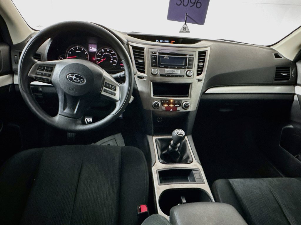 Used 2013 Subaru Outback 2.5i AWD/4WD image 23