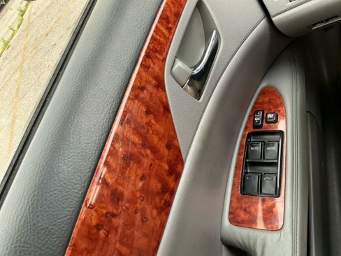 Used 2006 Toyota Avalon XLS FWD image 16