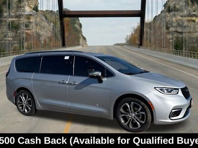 New 2026 Chrysler Pacifica Pinnacle