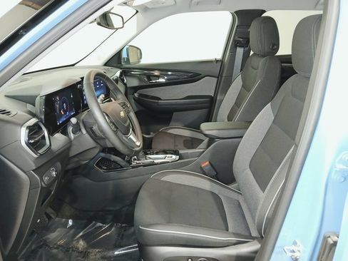 Used 2024 Chevrolet TrailBlazer LT w/ Convenience Package FWD image 10