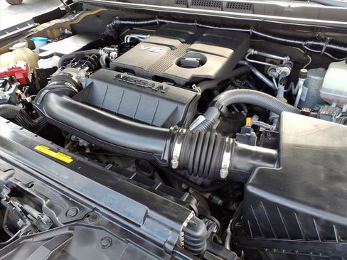 Used 2022 Nissan Frontier PRO-4X w/ Pro-4X Premium Package image 11