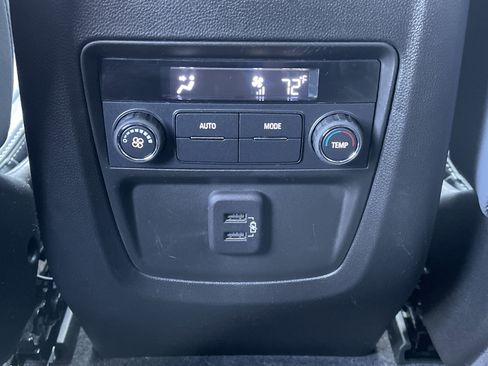 Used 2023 Buick Enclave Essence image 39