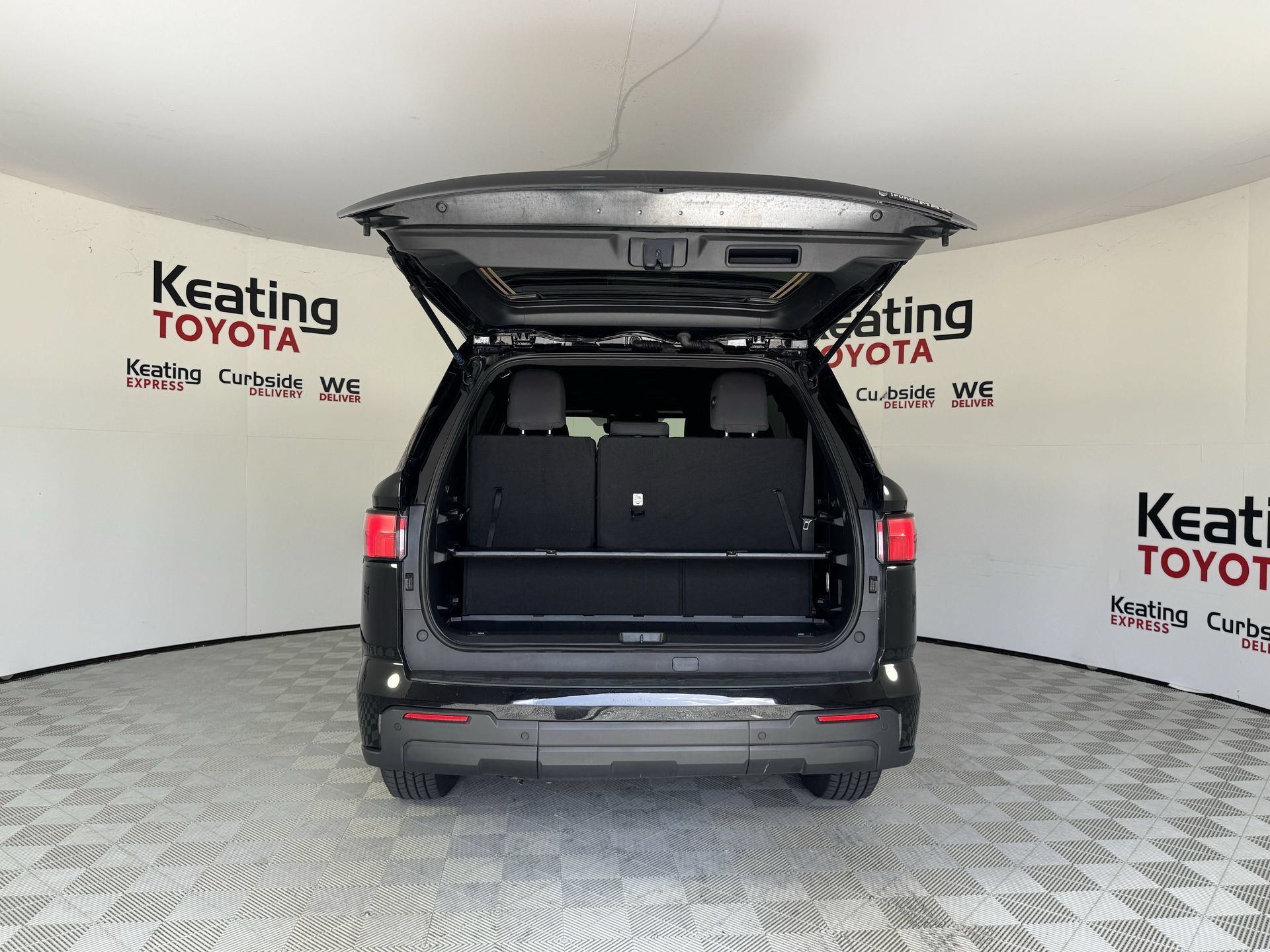 Certified 2025 Toyota Sequoia SR5 AWD/4WD image 19