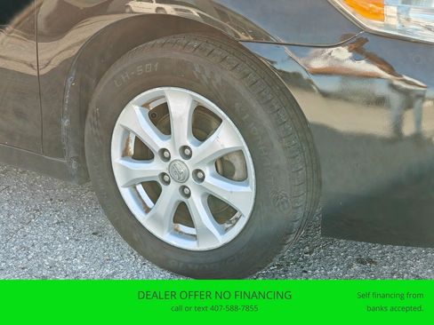 Used 2010 Toyota Camry LE image 21