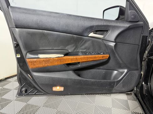 Used 2011 Honda Accord EX-L image 21