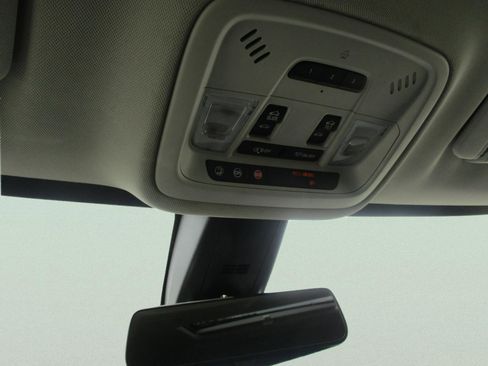 Used 2019 Chevrolet Traverse Premier w/ Redline Edition AWD/4WD image 34