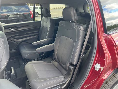 Used 2024 Jeep Grand Cherokee L Laredo w/ Luxury Tech Group I AWD/4WD image 39
