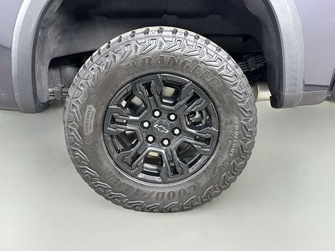 Used 2023 Chevrolet Silverado 1500 ZR2 w/ Technology Package AWD/4WD image 31