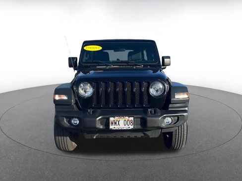 Used 2023 Jeep Wrangler Sport image 3