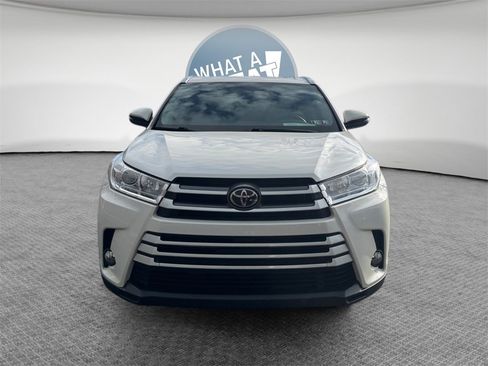 Used 2018 Toyota Highlander XLE image 9