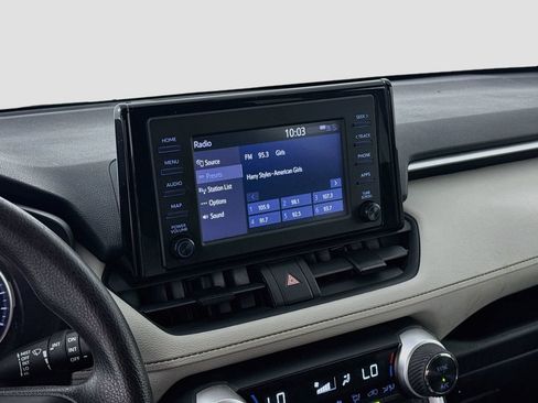 Used 2019 Toyota RAV4 XLE FWD image 15
