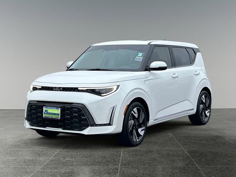 Used 2023 Kia Soul GT-Line w/ GT-Line Technology Package FWD image 3