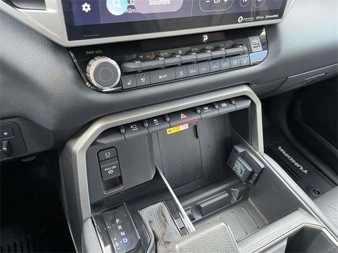 Used 2023 Toyota Tundra Limited image 29