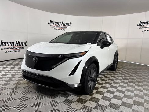 Used 2023 Nissan Ariya FWD image 1