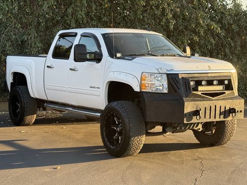 Used 2014 Chevrolet Silverado 3500 LT w/ Interior Plus Package image 3