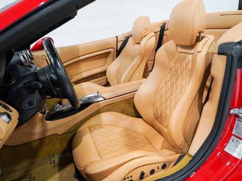 Used 2009 Ferrari California RWD image 9