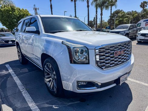 Used 2019 GMC Yukon Denali w/ Denali Ultimate Package AWD/4WD image 2