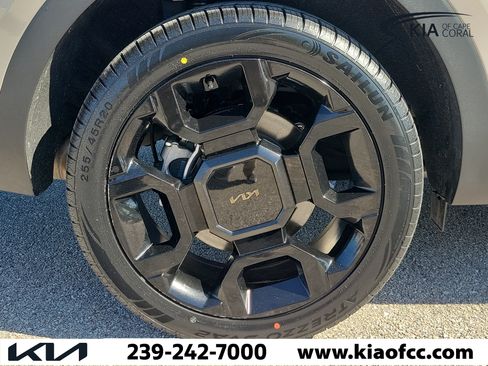 Certified 2025 Kia Sorento SX AWD/4WD image 9