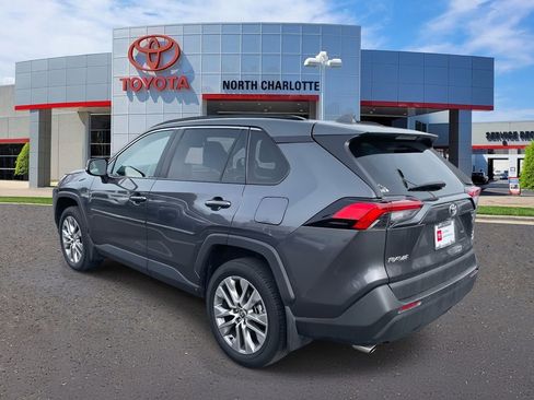 Used 2023 Toyota RAV4 XLE Premium image 8