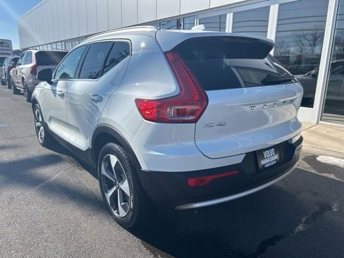 Certified 2025 Volvo XC40 B5 Plus image 3