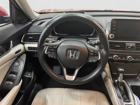 Used 2018 Honda Accord Touring image 12