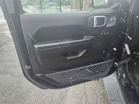 Used 2019 Jeep Wrangler Sport image 27