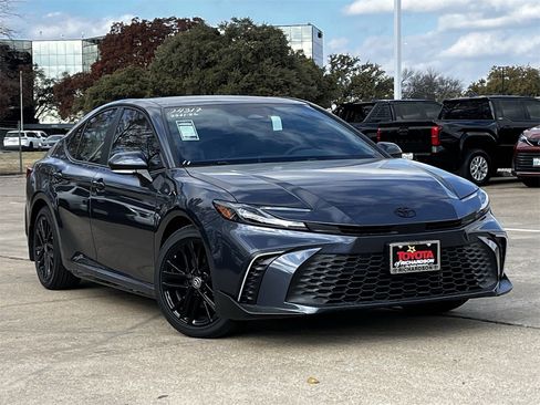 New 2026 Toyota Camry SE image 2