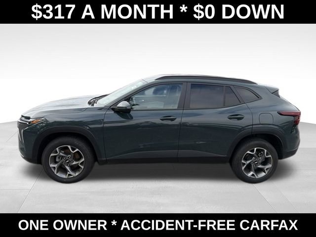 Used 2025 Chevrolet Trax LT FWD image 2