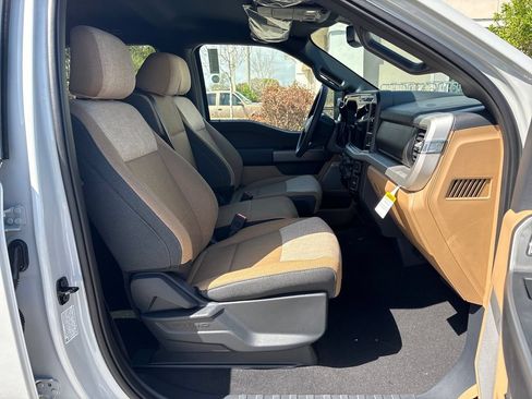 New 2026 Ford F250 XLT w/ XLT Premium Package AWD/4WD image 5