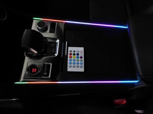 Used 2024 Jaguar F-PACE SVR image 34