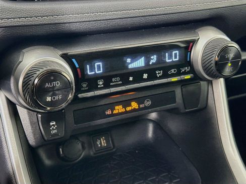 Certified 2025 Toyota RAV4 LE AWD/4WD image 23