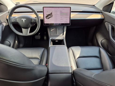 Used 2021 Tesla Model Y Long Range AWD/4WD image 27