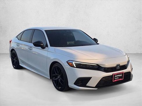 Used 2022 Honda Civic Sport image 4